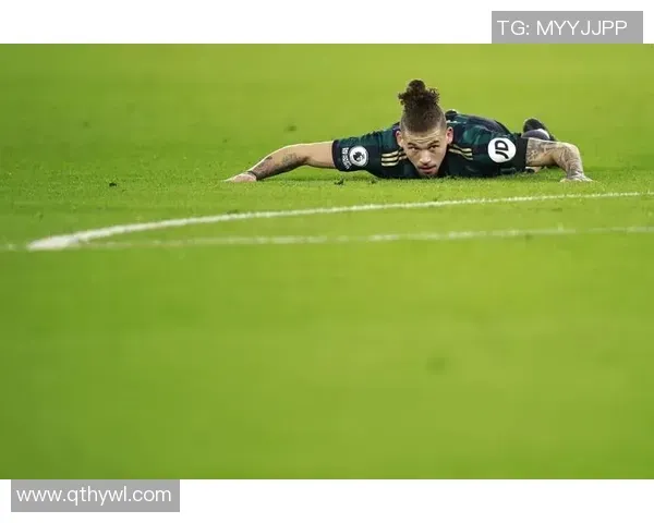 世体：引进小蜘蛛非常困难，巴萨高层越来越关注凯恩